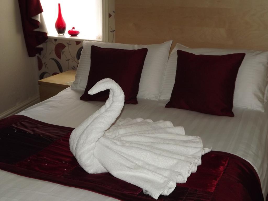 The Strathdon Hotel Blackpool Room photo